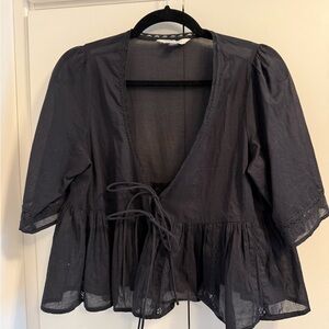 American Eagle Outfitters AE Tie Front Bell Flyaway Shirt Womens Small